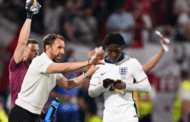 Southgate diejek penyokong sendiri