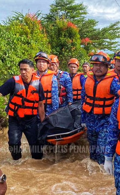 Mangsa banjir dihanyutkan arus di P'pang ditemukan lemas