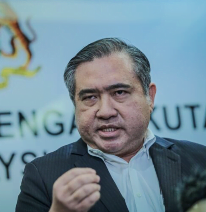 Operasi bersepadu besar-besaran periksa bas persiaran