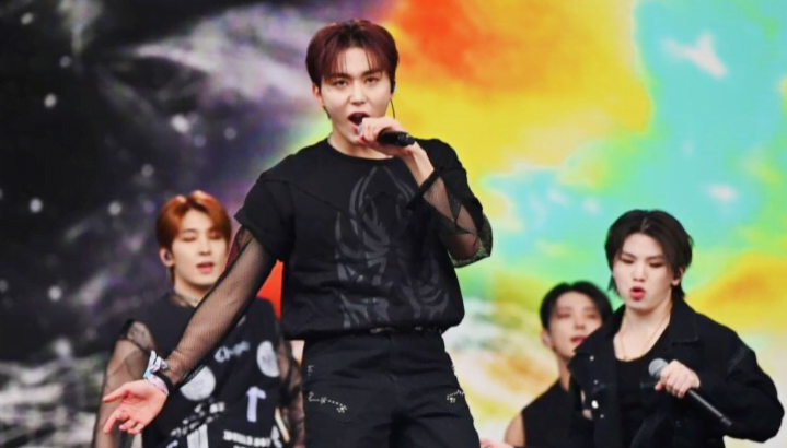 Seventeen artis Korea Selatan pertama tampil di Glastonbury