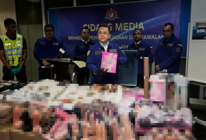 KDN rampas 19,924 alat mainan seks, hasil penerbitan bernilai RM1.2 juta