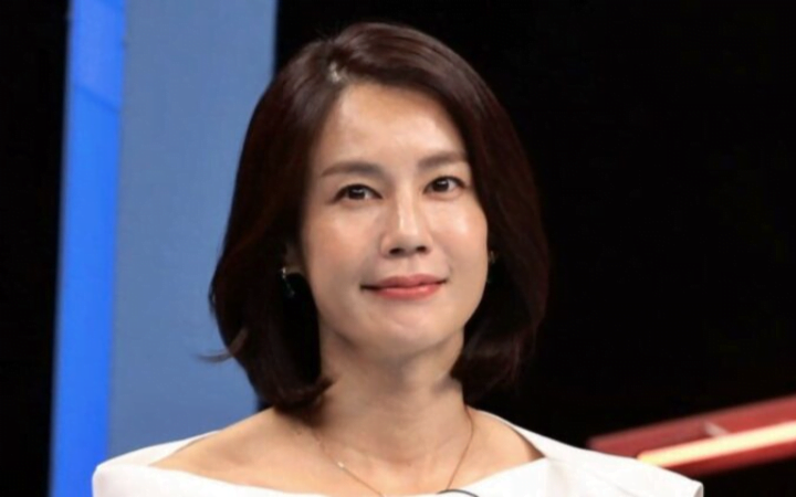 Gara-gara suntikan botoks dan penggalak kolagen, wajah Kim Ji Ho bengkak dan separa lumpuh