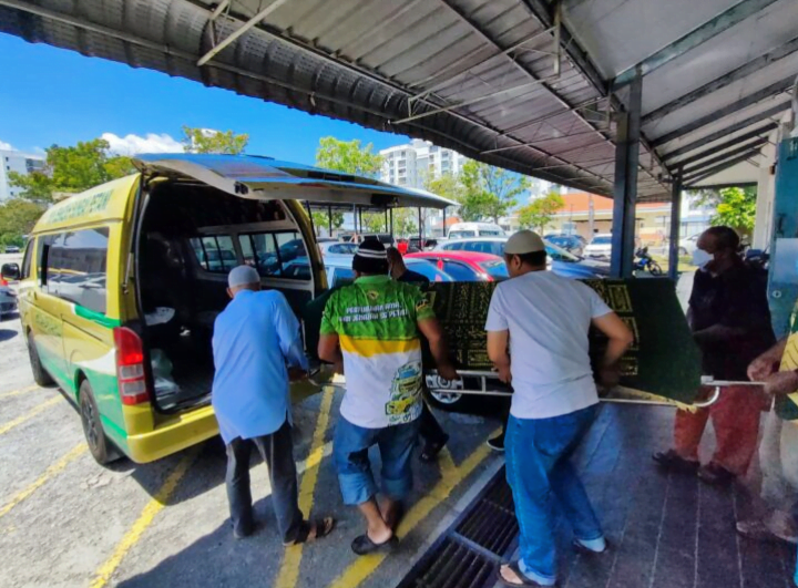 Wanita dijumpai mati dalam kereta dipercayai sedang bercuti