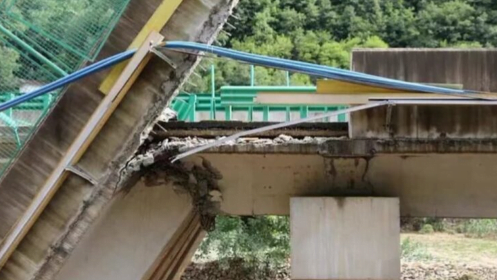 Jambatan runtuh di utara China ragut 11 nyawa