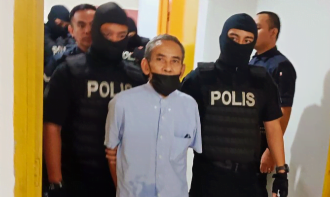 Bekas pensyarah, kontraktor didakwa sokong, miliki bahan berkaitan pengganas