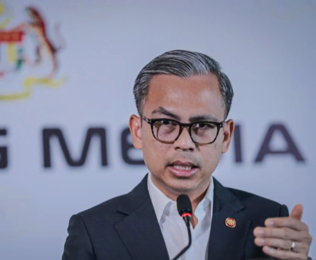 Kerajaan tidak tangguh pelaksanaan lesen media sosial – Fahmi 