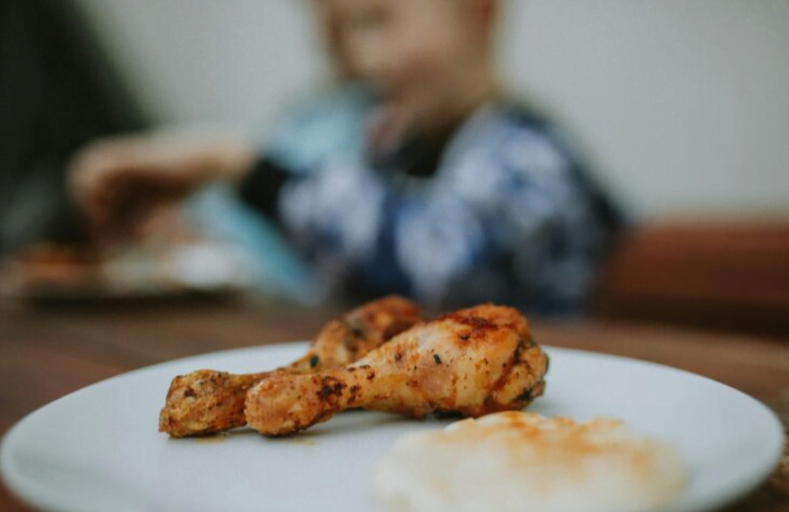 Lelaki gagal saman restoran kerana kepak ayam tanpa tulang