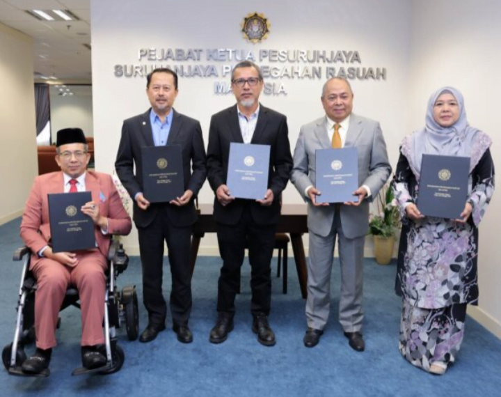 5 ahli panel badan pemantau bebas SPRM dilantik