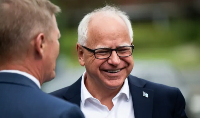 Gabenor Minnesota dipilih calon gandingan Kamala Harris