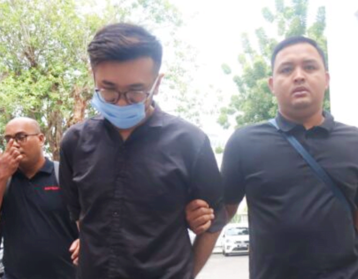 Tipu wanita lebih RM300,000 untuk bantu dapatkan kerja pramugari