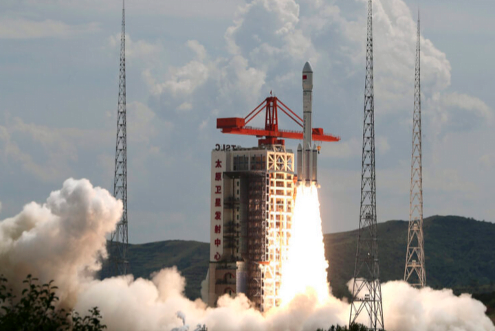 Serpihan roket China berisiko langgar 1,000 satelit