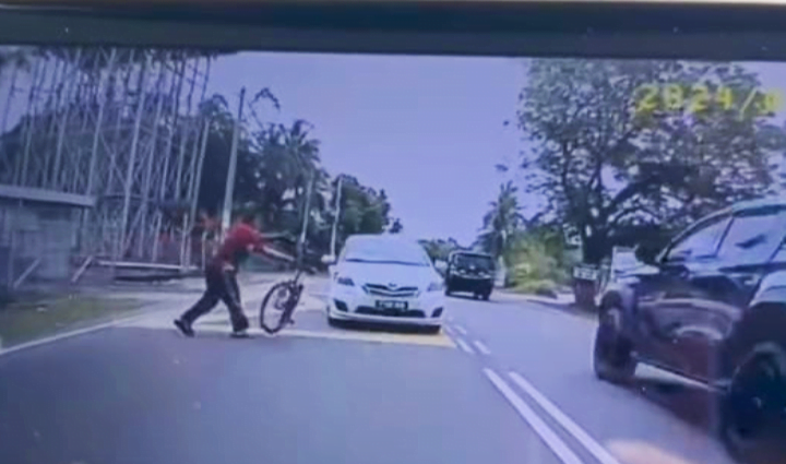 Lelaki sengaja jatuhkan basikal dikenal pasti