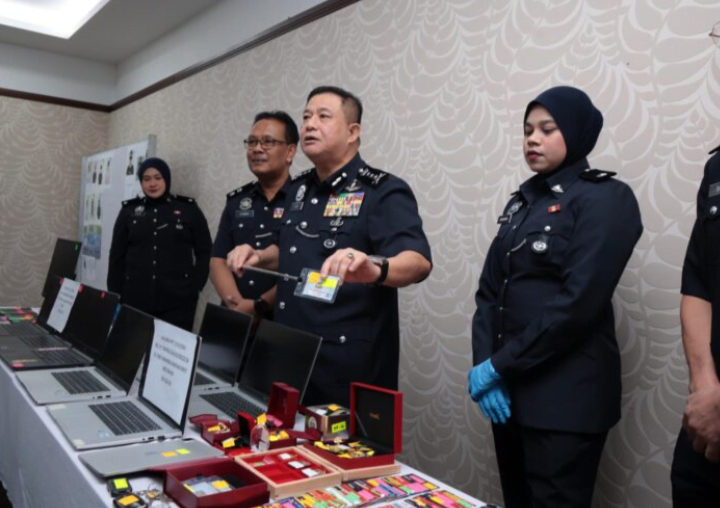 Polis tumpaskan pusat panggilan tawar pekerjaan tidak wujud