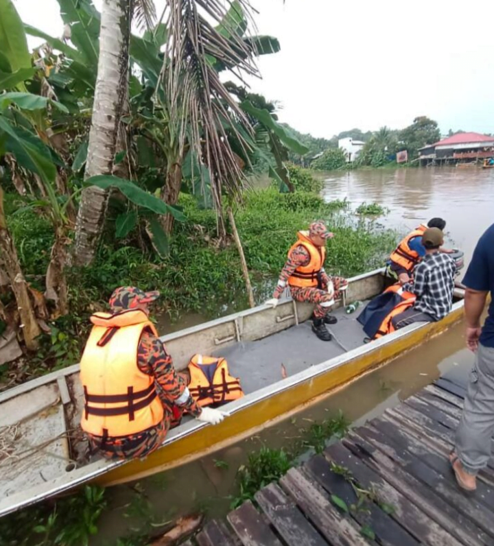 Perahu karam: Tiga pelajar hilang di Sarawak