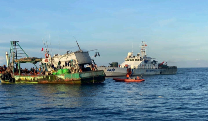 Pegawai, anggota maritim cedera dilibas nelayan Vietnam