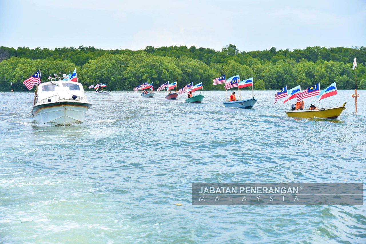 Penduduk Pulau Tg Aru, Pulau Berhala terima kit Merdeka