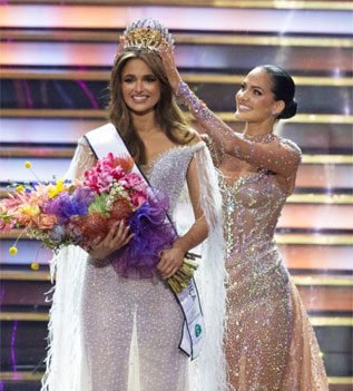 Gadis pekak menang Ratu Cantik Afrika Selatan