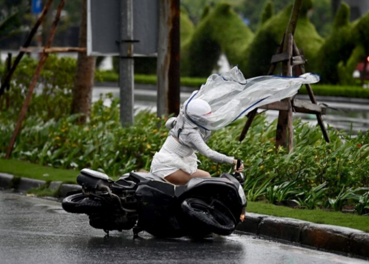 Taufan Yagi ragut dua nyawa