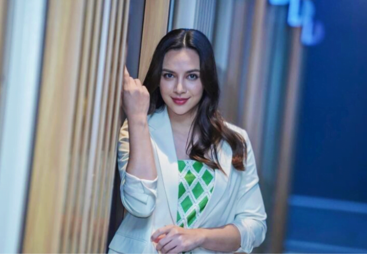 Mengapa perlu cakap tua kalau hendak puji cantik? – Diana Danielle