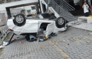 Lelaki cedera, kereta dipandu jatuh dari tingkat satu parkir
