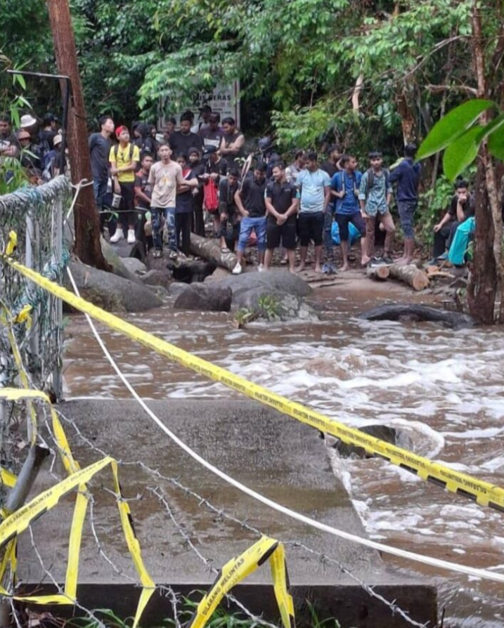 60 terkandas di Kolam Puteri Air Terjun Gunung Ledang diselamatkan