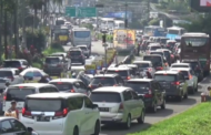 Pelancong mengeluh terperangkap 14 jam dalam kereta, kesesakan jalan raya terburuk