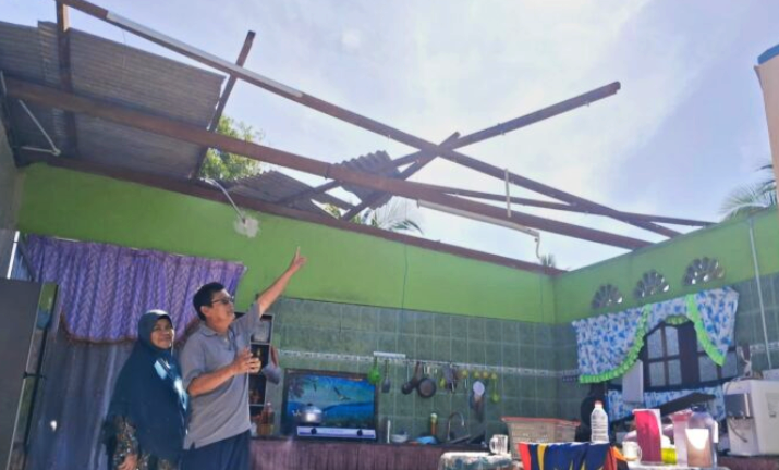 50 buah rumah rosak dibadai ribut