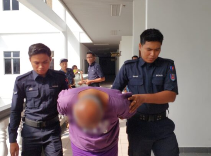 Intai anak jiran mandi, peniaga direman tiga hari