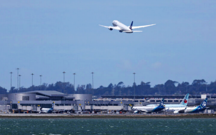 Tiket penerbangan ke Sabah, Sarawak mahal, cadang kerajaan perkenal tiket rahmah