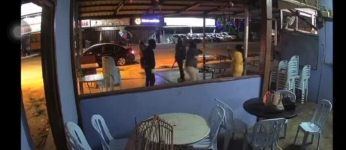 Pekerja kedai makan cedera ditetak sekumpulan lelaki bertopeng