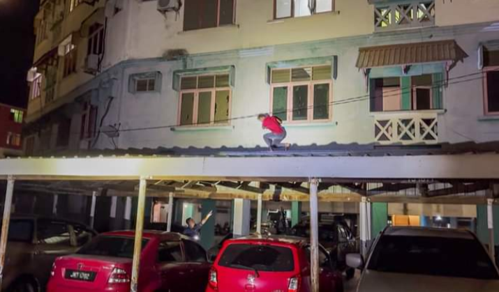 PATI sanggup terjun flat elak ditangkap