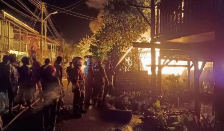 Kanak-kanak 5 tahun rentung, 38 rumah musnah terbakar di Tawau