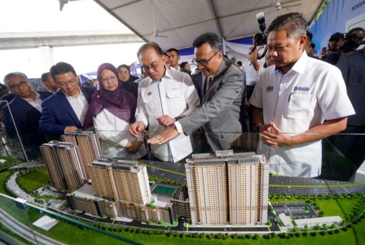 Anwar mahu semua pihak beri kerjasama gaji minimum RM1,700