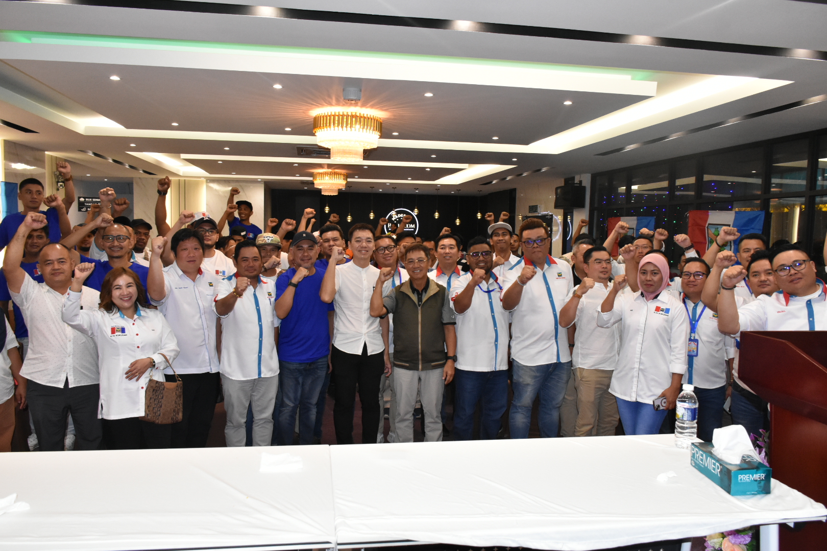 佐津促沙團結黨青年 體驗1985年奮鬥精神