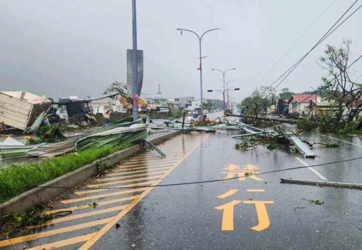 Seorang maut akibat taufan Kong-rey di Taiwan