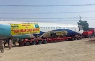 Pesawat Boeing 737 ‘terbang’ atas jalan raya di Pakistan