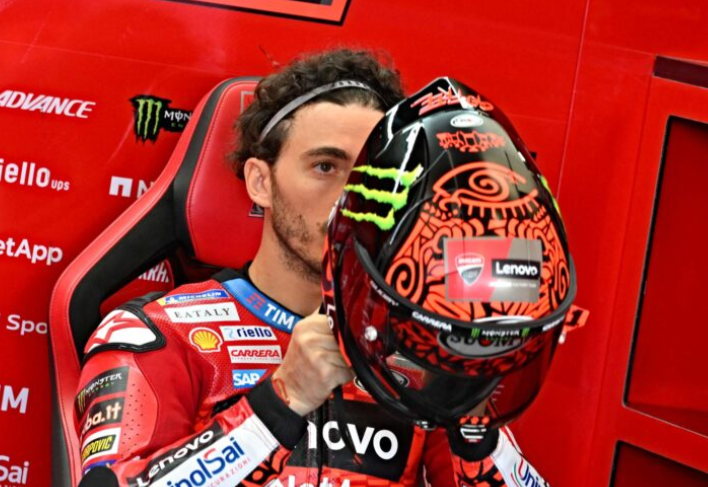 Replika topi keledar Bagnaia dilancarkan di Sepang