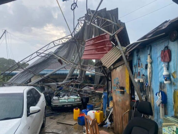 Lebih 30 rumah, sekolah terjejas dilanda ribut