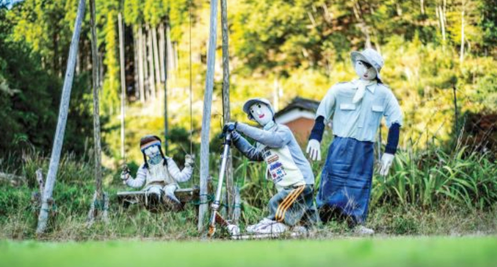 Kuranosuke, satu-satunya budak ‘bernyawa’ di kampung boneka Jepun