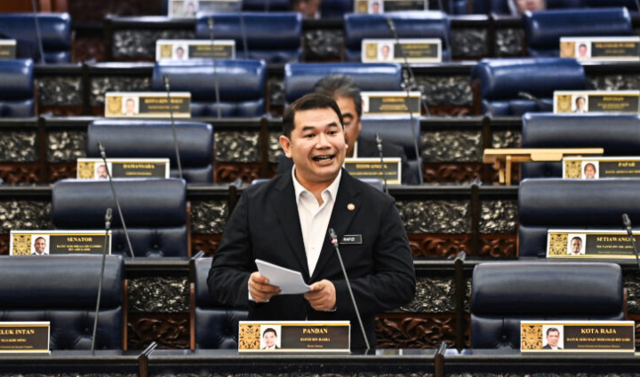Kerajaan kaji dua tahun penyasaran subsidi petrol RON95 – Rafizi