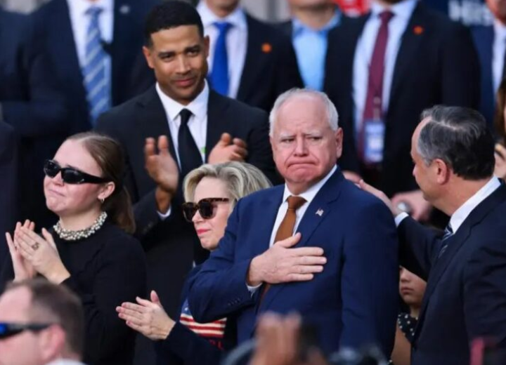 Harris ‘pujuk’ penyokong Demokrat, janji bantu Trump