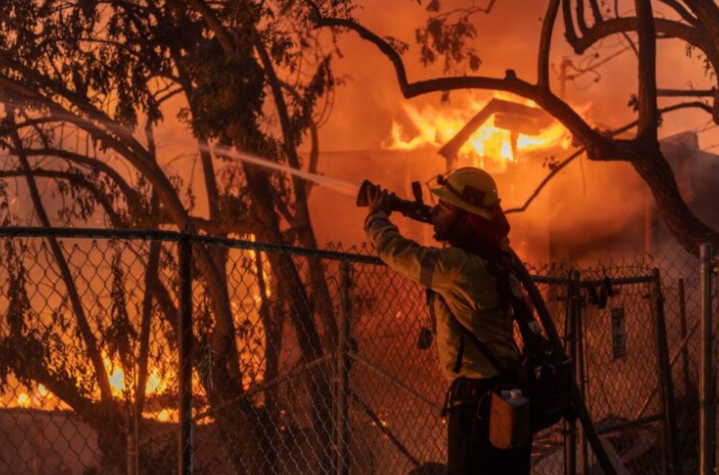 Ribuan penduduk Los Angeles diarah berpindah akibat hutan terbakar