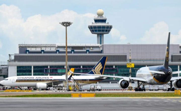 Lapangan Terbang Changi naikkan caj penumpang