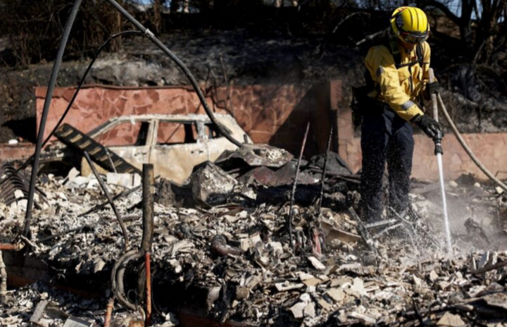 132 rumah hangus akibat kebakaran hutan di California