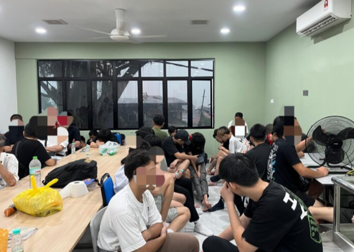 14 pelajar sekolah ditangkap sertai kongsi gelap