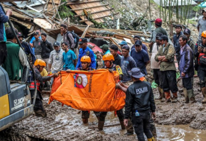 Banjir kilat, tanah runtuh landa Sumatera Utara ragut 15 nyawa