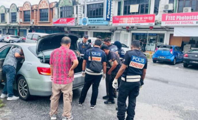 Barang kemas 3kg dilarikan enam lelaki bertopeng