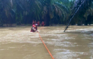 Tujuh pekerja ladang kelapa sawit terperangkap banjir