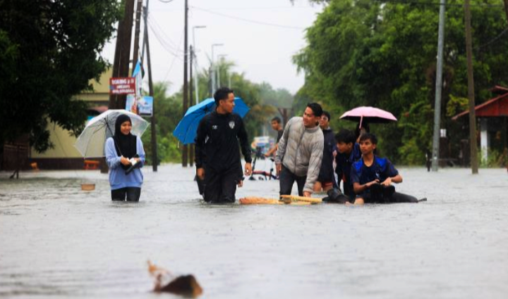 Banjir: Mangsa meningkat hampir 130,000 orang