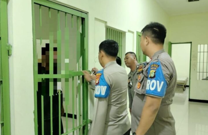 Akibat bertengkar, anggota polis hentam kepala ibu guna tong gas